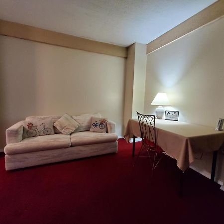 6 Minutes From The Falls! Spacious 2Nd Floor Apartment Sleeps 5 Niagara Falls Extérieur photo